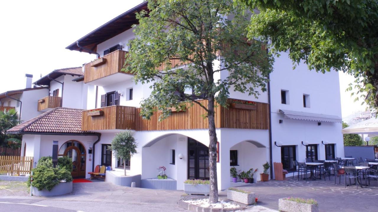 Zur Muehle Hotel Ora / Auer Ngoại thất bức ảnh